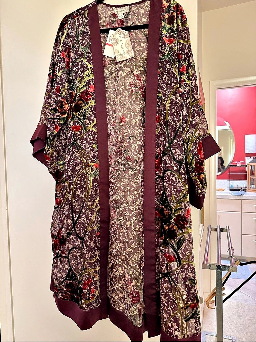 Kimono in purple-wine Red Floral